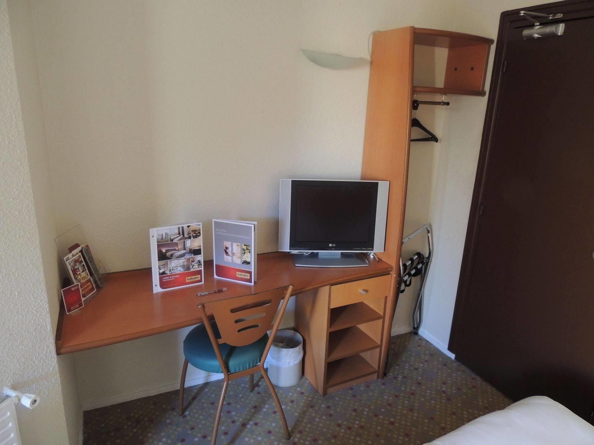 Ibis Budget Saint-Ouen-L'Aumone Exteriér fotografie
